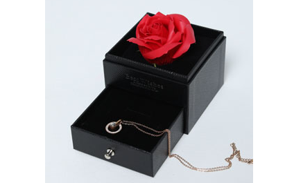 Набор из кулона и розы в Хабаровске