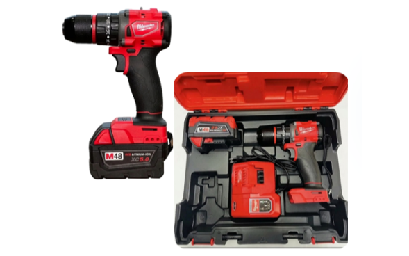 Шуруповерт Milwaukee 48V + 23 предмета в Челябинске